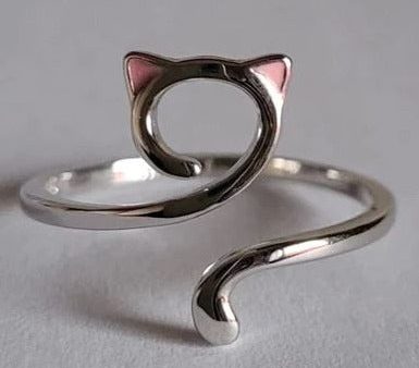 Anillo en plata de ley con cabeza de gatito y orejas en rosa. Sale