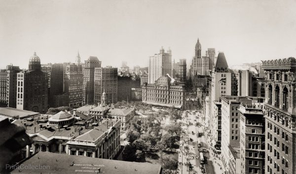 Broadway & City Hall Park South Online now